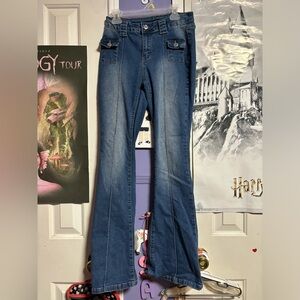 Y2K inspired flared jeans